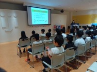 明治なるほどファクトリー関西の見学の説明