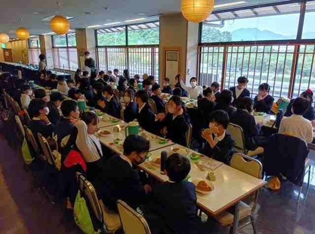 お昼ご飯の様子です
