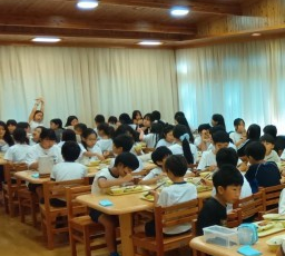 朝食の様子